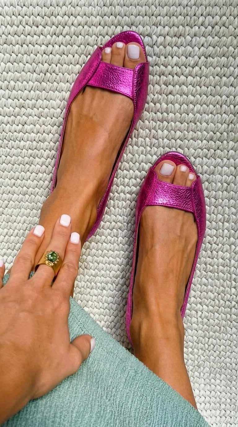 Chice metallische Ballerinas mit offener Spitze in Champagnergold