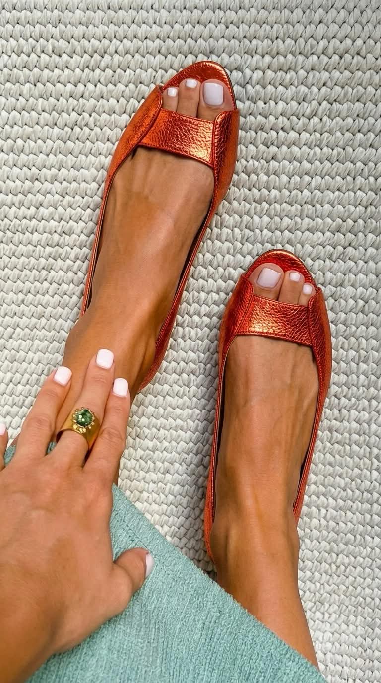 Chice metallische Ballerinas mit offener Spitze in Champagnergold